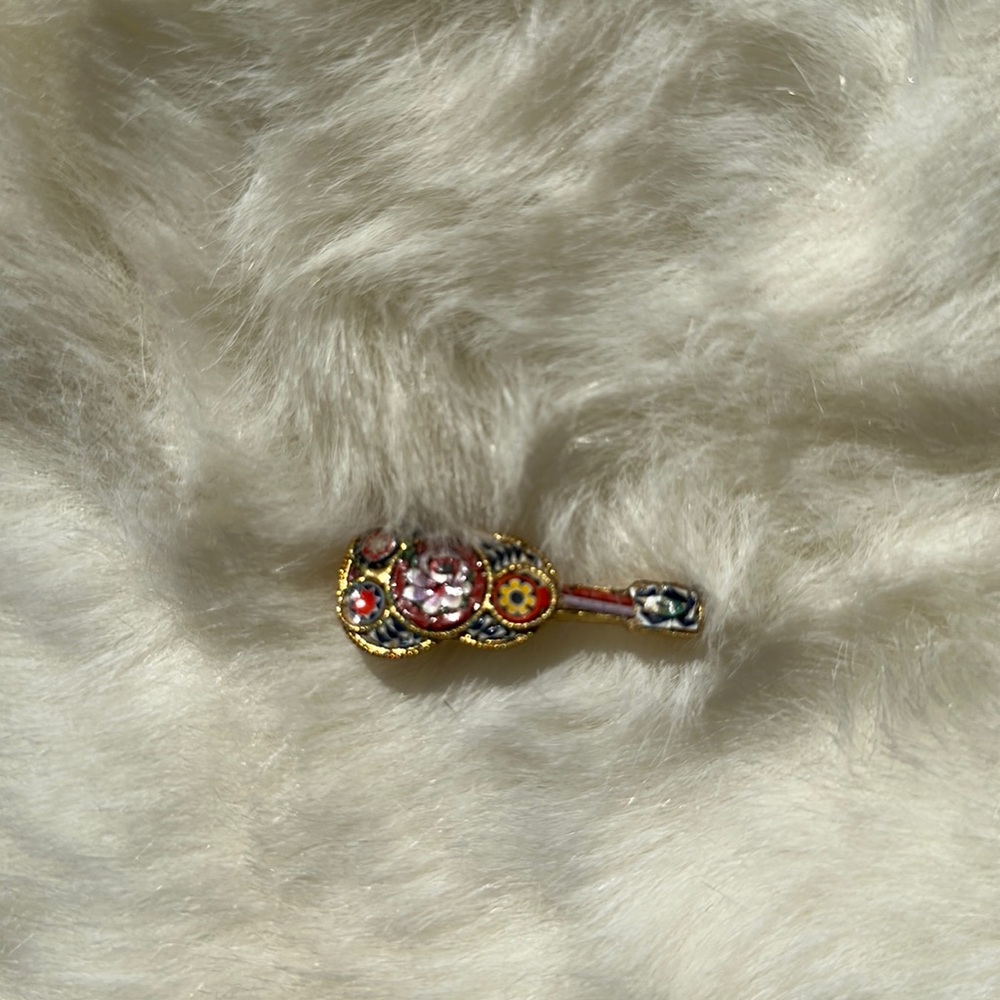 MOSAIC GUITAR BROOCH VINTAGE METAL